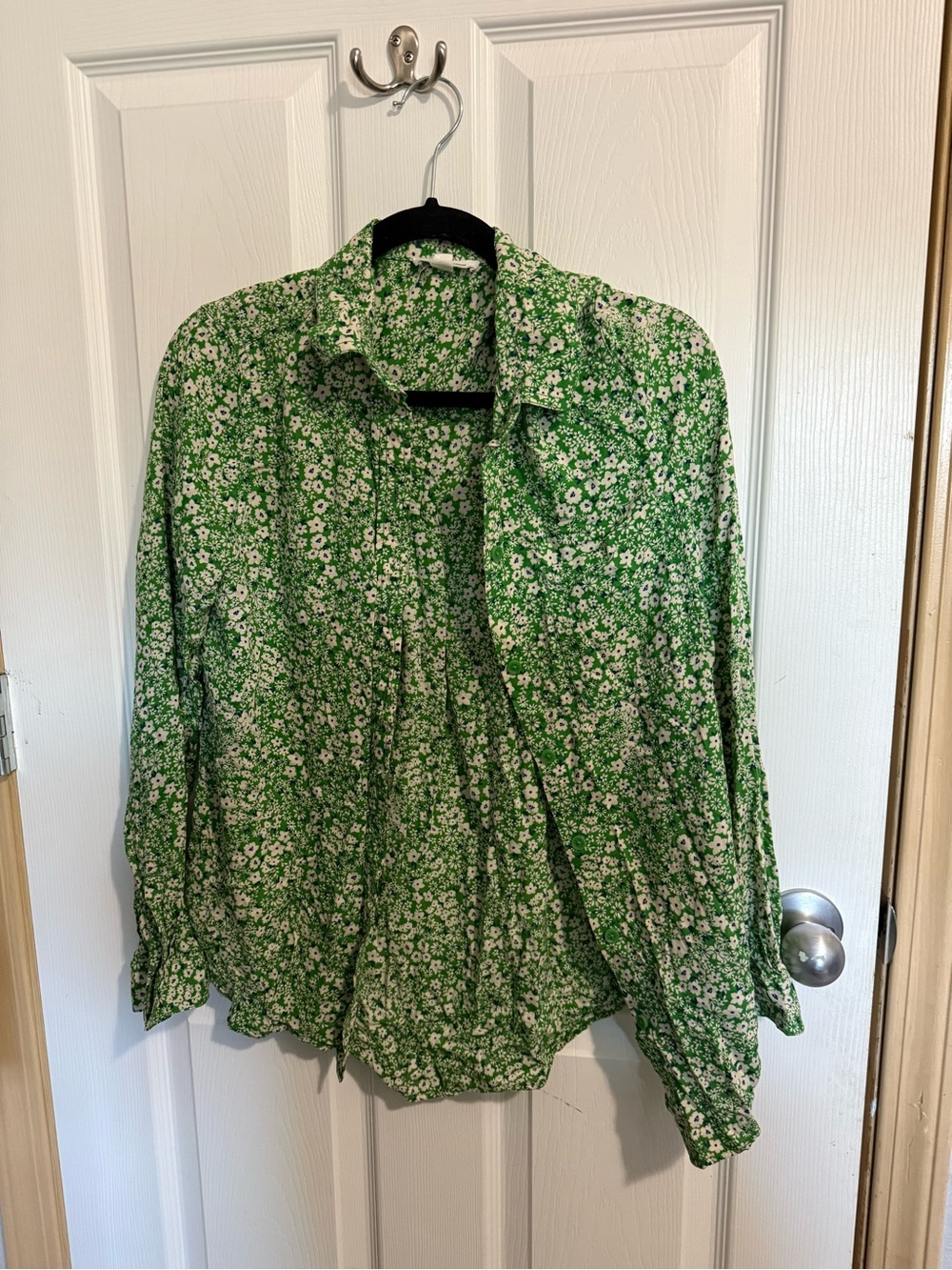 beachlunchlounge Green Floral Button-Down Shirt